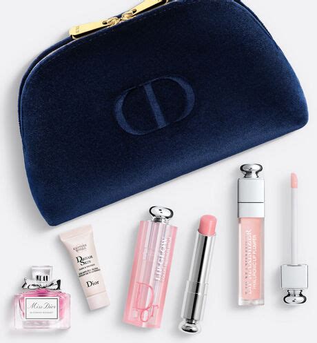 trousse de maquillage dior rose|2 produits de maquillage et de soin dans une trousse Dior .